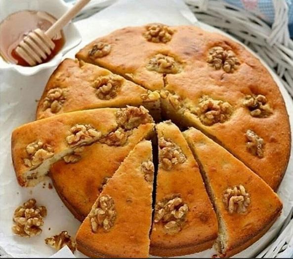کیک عسل و گردوی یونانی