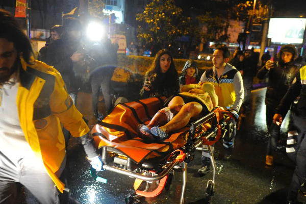تیراندازی در یک مرکز خرید در استانبول؛ 6 نفر زخمی شدند (تور ارزان استانبول)