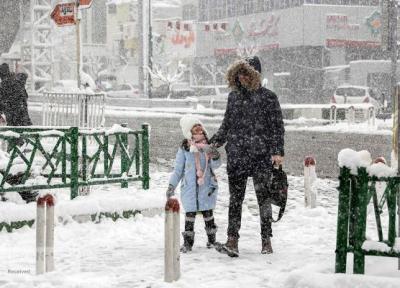 مدارس چند شهر تهران به علت بارش برف غیرحضوری شد