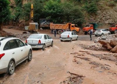 باران سنگ در جاده شمال مهار می گردد؟ ، 206 خطر جاده چالوس